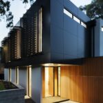 Estimasi Biaya Pemasangan Pagar Rumah Minimalis Modern (Besi Hollow Galvanis & Woodplank) di Malang: Model Geser & Lipat